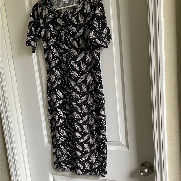 2for$20 Lularoe Julia dress Black and White Feathers pattern pencil dress - Picture 4 of 4